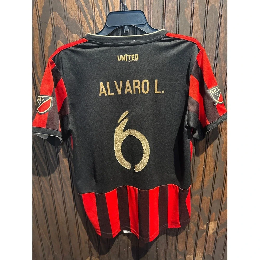 Adidas Atlanta United FC Mens Red Black Striped Soccer Jersey MLS Medium NEW